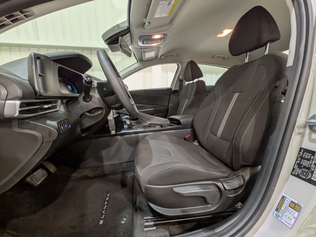 Hyundai Elantra 2025