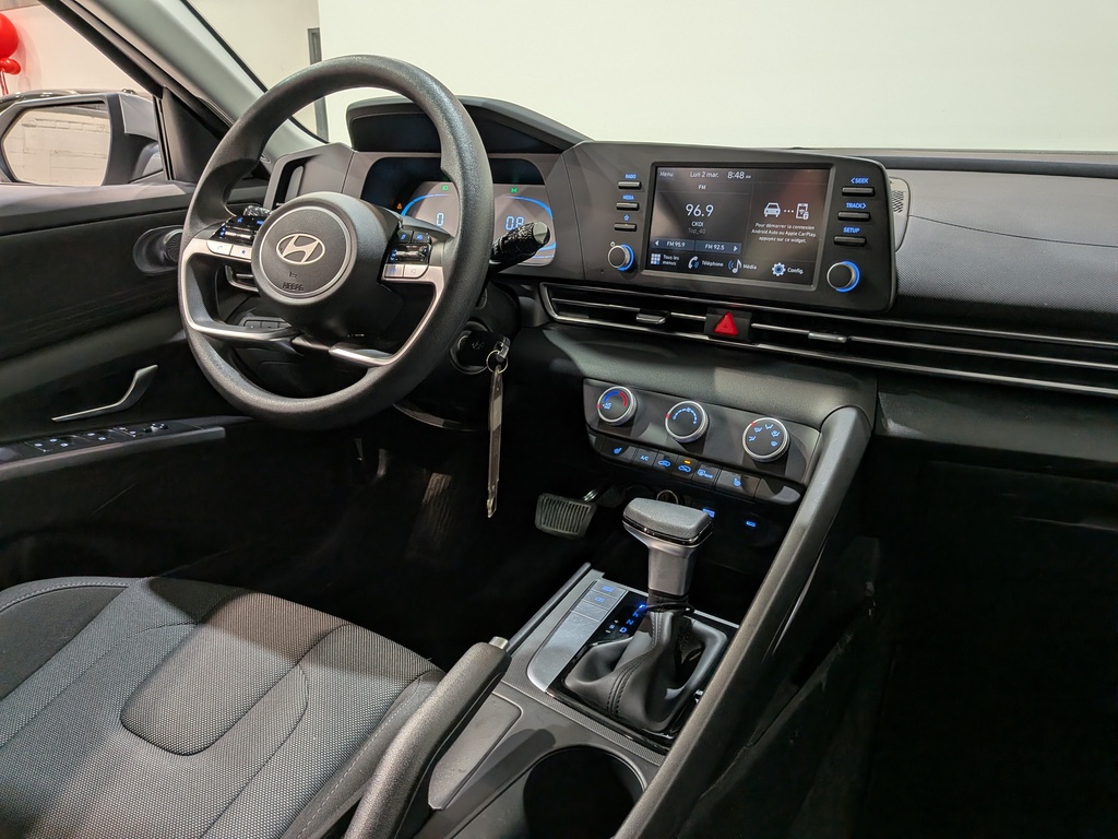 Hyundai Elantra 2025