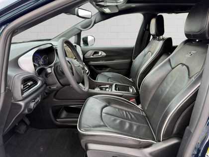 used 2025 Chrysler Pacifica car, priced at $44,921