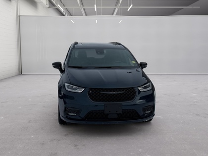 used 2025 Chrysler Pacifica car, priced at $44,921