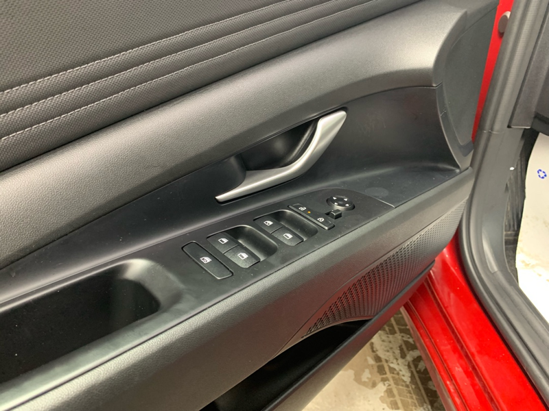 2025 Hyundai Elantra - Gallery image 16