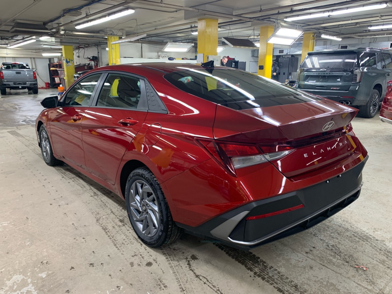 2025 Hyundai Elantra - Gallery image 4