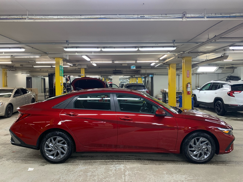 2025 Hyundai Elantra - Gallery image 1