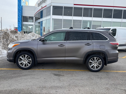 used 2015 Toyota Highlander car, priced at $24,995
