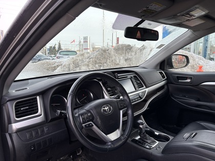 used 2015 Toyota Highlander car, priced at $24,995