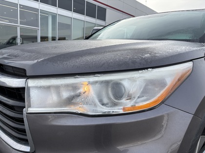 used 2015 Toyota Highlander car, priced at $24,995