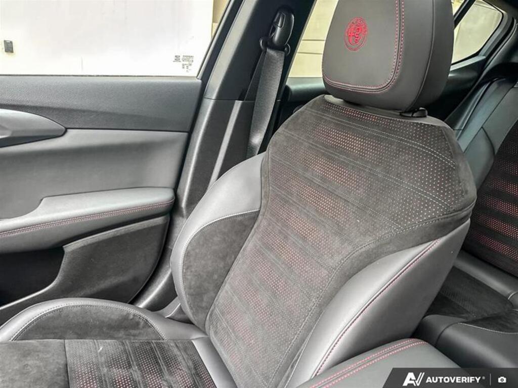 2024 Alfa Romeo Tonale EAWD (PHEV) Veloce, Vancouver, Cash