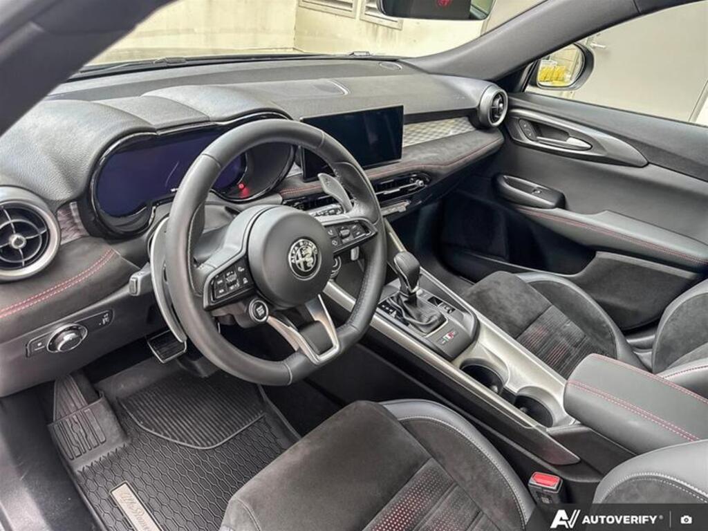 2024 Alfa Romeo Tonale EAWD (PHEV) Veloce, Vancouver, Cash