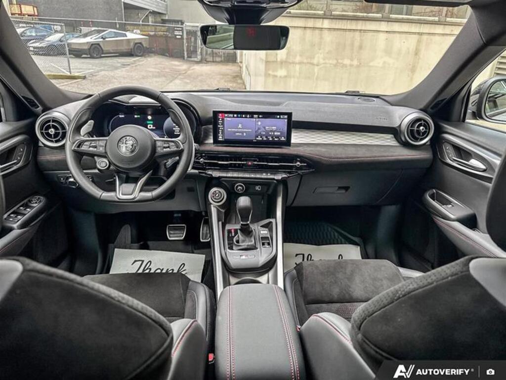 2024 Alfa Romeo Tonale EAWD (PHEV) Veloce, Vancouver, Cash