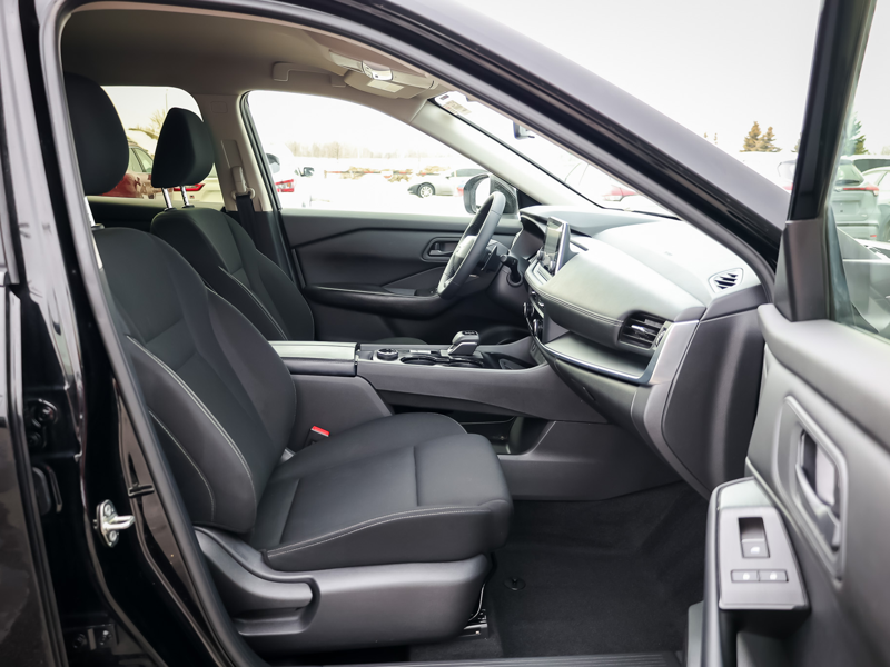 2025 Nissan Rogue - Gallery image 10