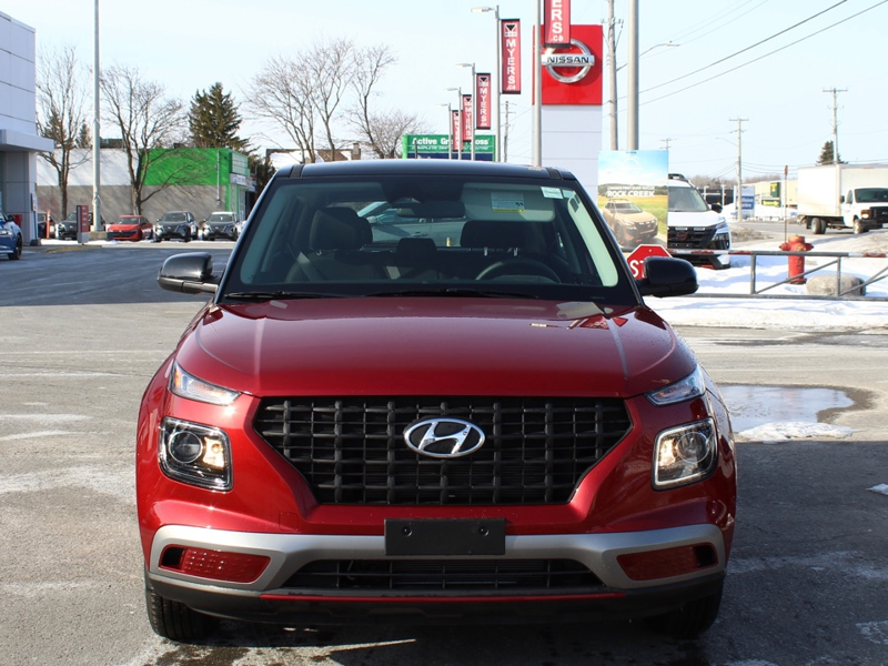 2024 Hyundai Venue - Gallery image 1