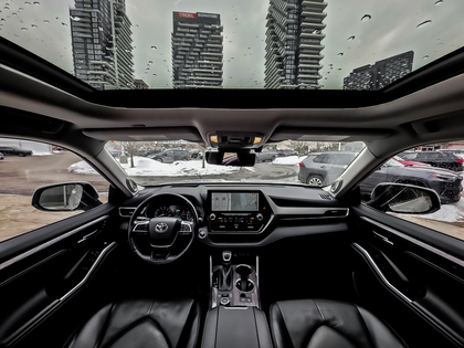 used 2022 Toyota Highlander car, priced at $44,995