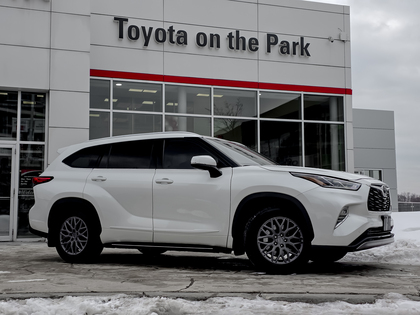 used 2022 Toyota Highlander car, priced at $44,995