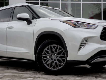 used 2022 Toyota Highlander car, priced at $44,995