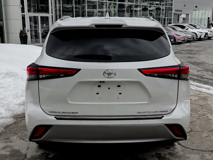 used 2022 Toyota Highlander car, priced at $44,995