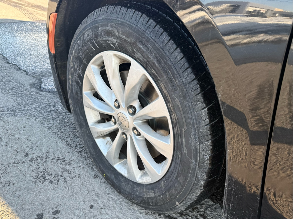 2017 Chrysler Pacifica - Gallery image 7