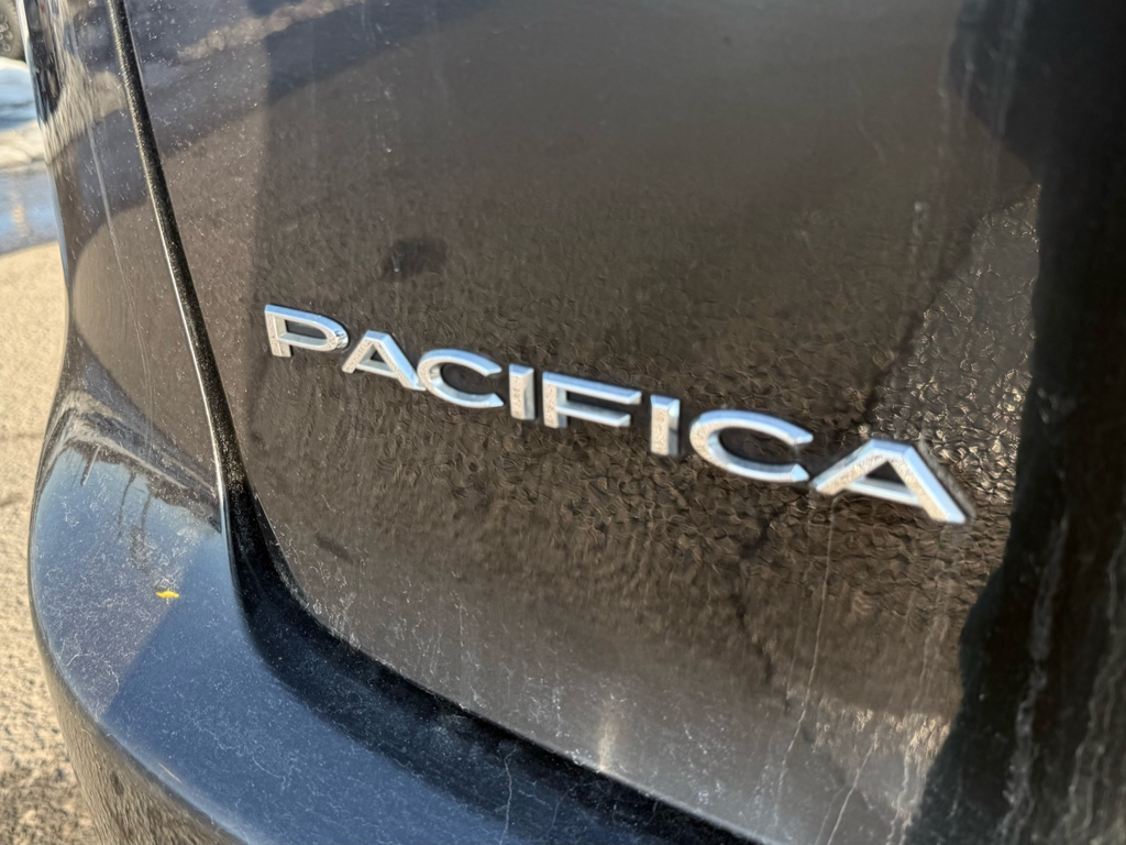 2017 Chrysler Pacifica - Gallery image 8