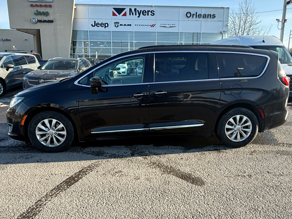 2017 Chrysler Pacifica - Gallery image 6