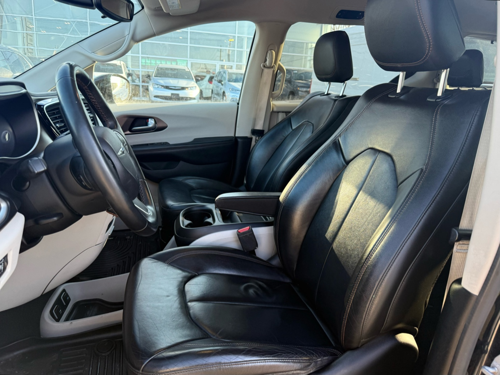 2017 Chrysler Pacifica - Gallery image 11