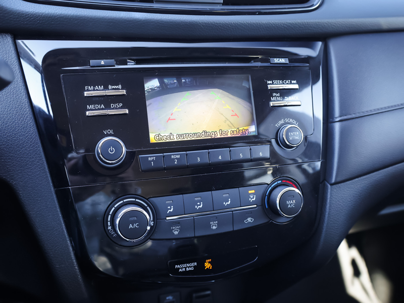 2017 Nissan Rogue - Gallery image 3