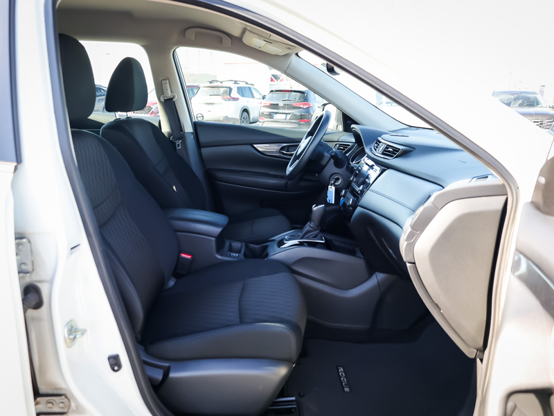 2017 Nissan Rogue - Gallery image 12