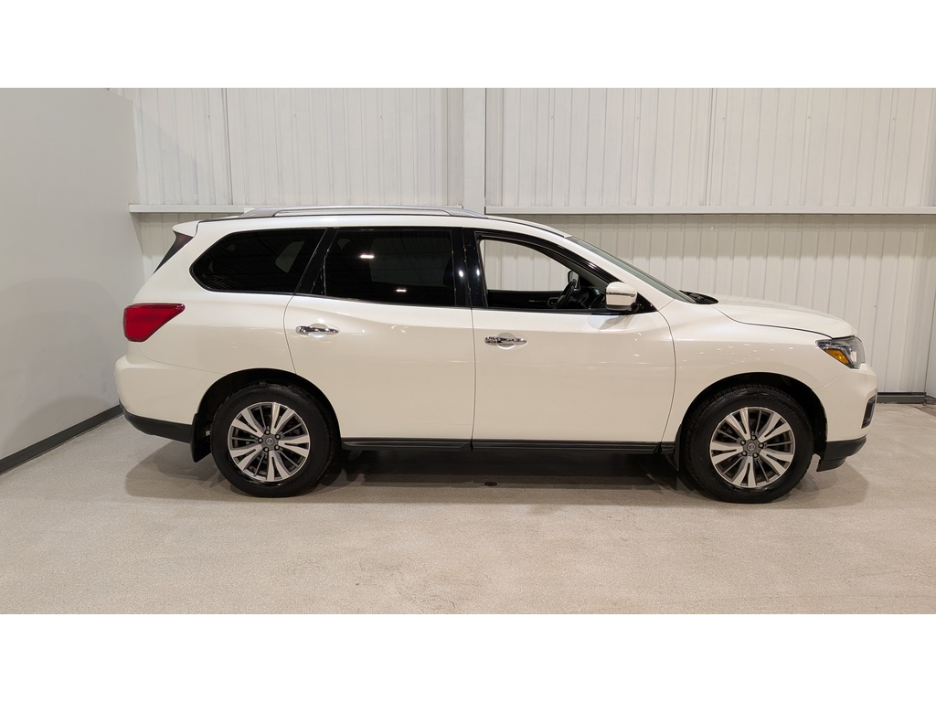 Nissan Pathfinder 2019