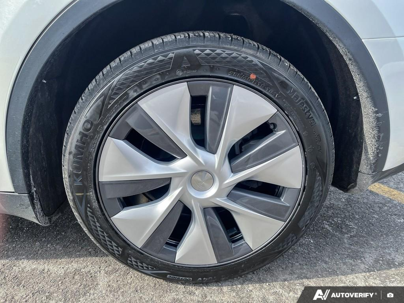 2025 Tesla Model Y - Gallery image 5