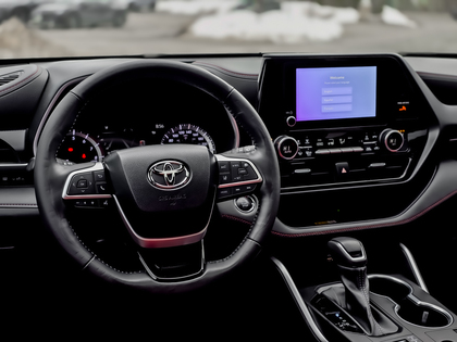used 2023 Toyota Highlander car, priced at $47,495