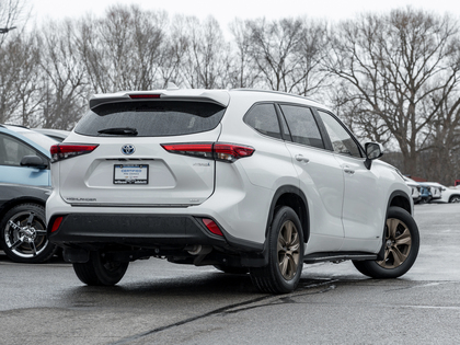 used 2023 Toyota Highlander car, priced at $46,995
