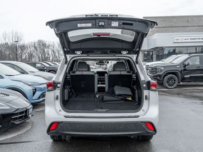 used 2023 Toyota Highlander car, priced at $46,995