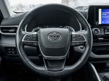 used 2023 Toyota Highlander car, priced at $46,995