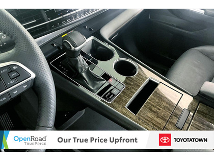 used 2025 Toyota Sienna car, priced at $63,998