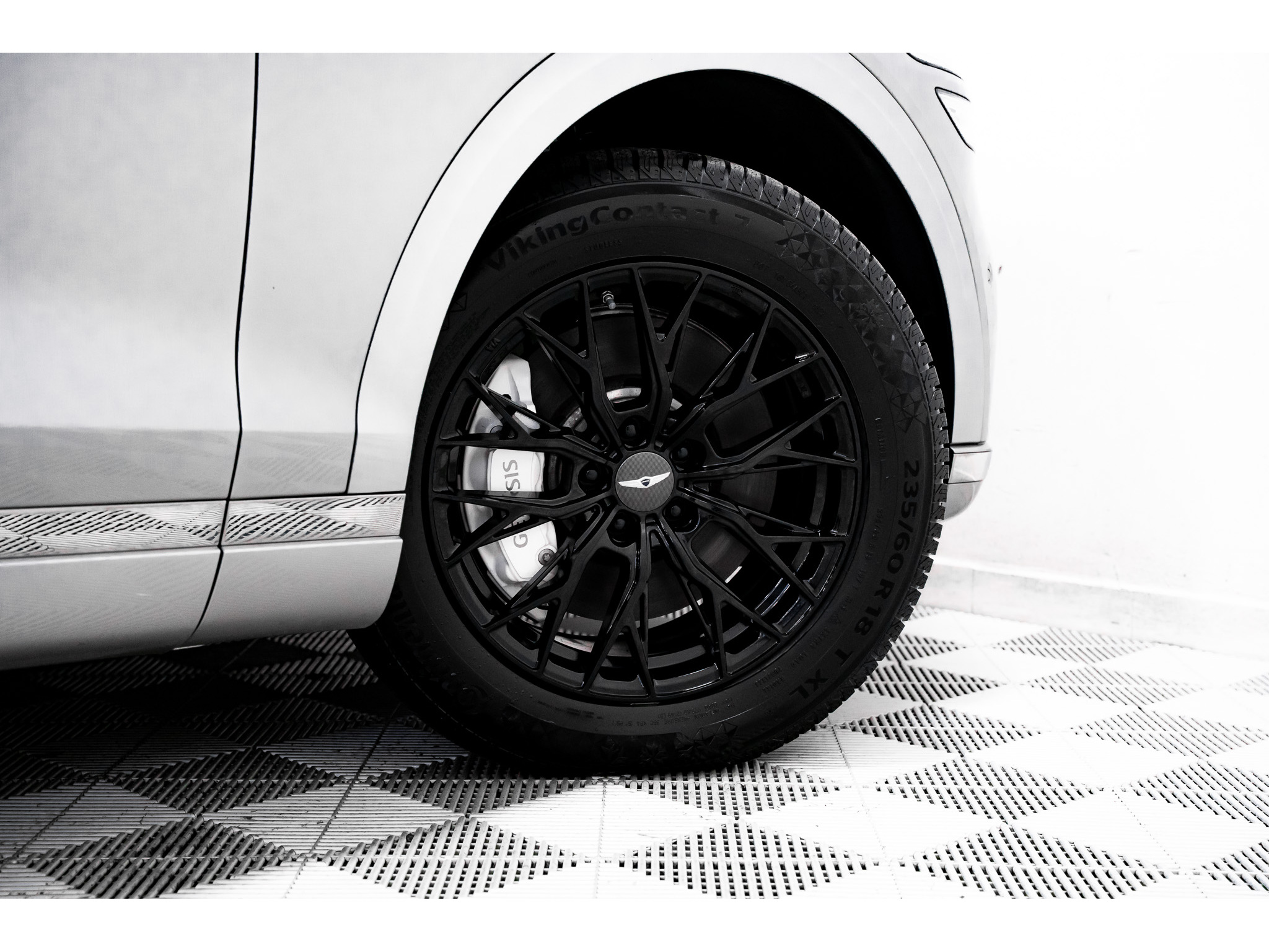 2024 Genesis Electrified GV70