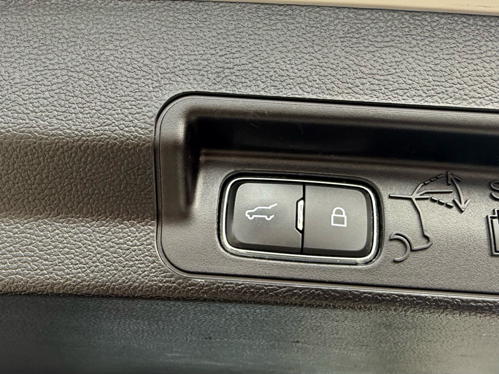 2020 Ford Explorer - Gallery image 38