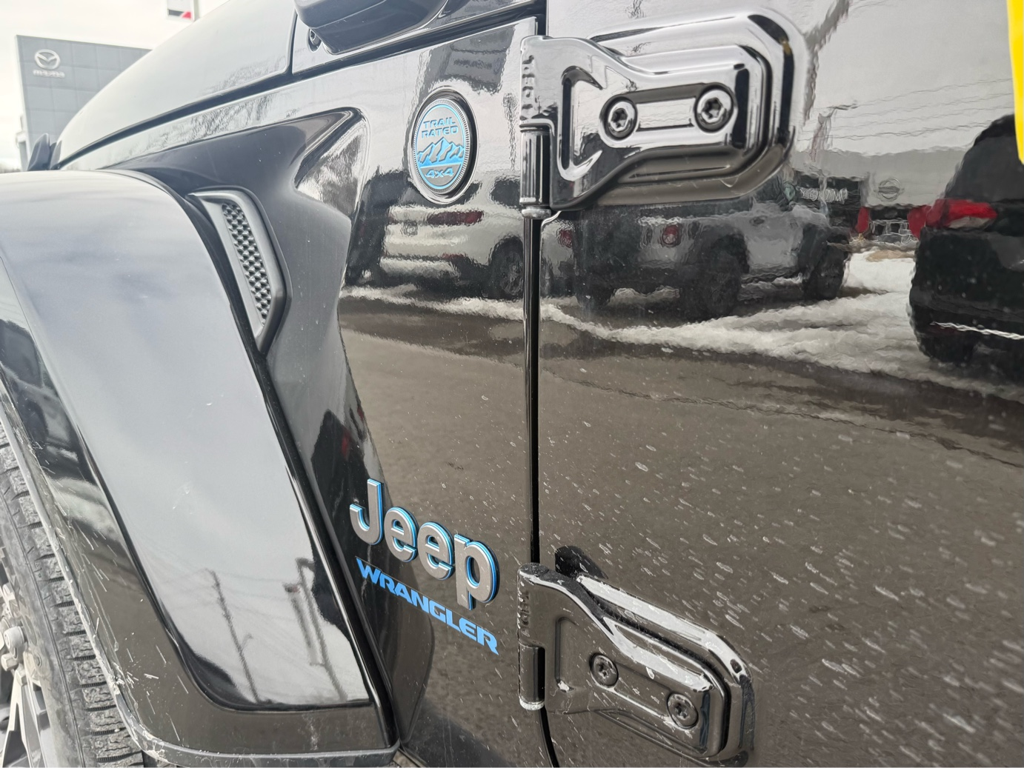 2024 Jeep Wrangler 4xe - Gallery image 8