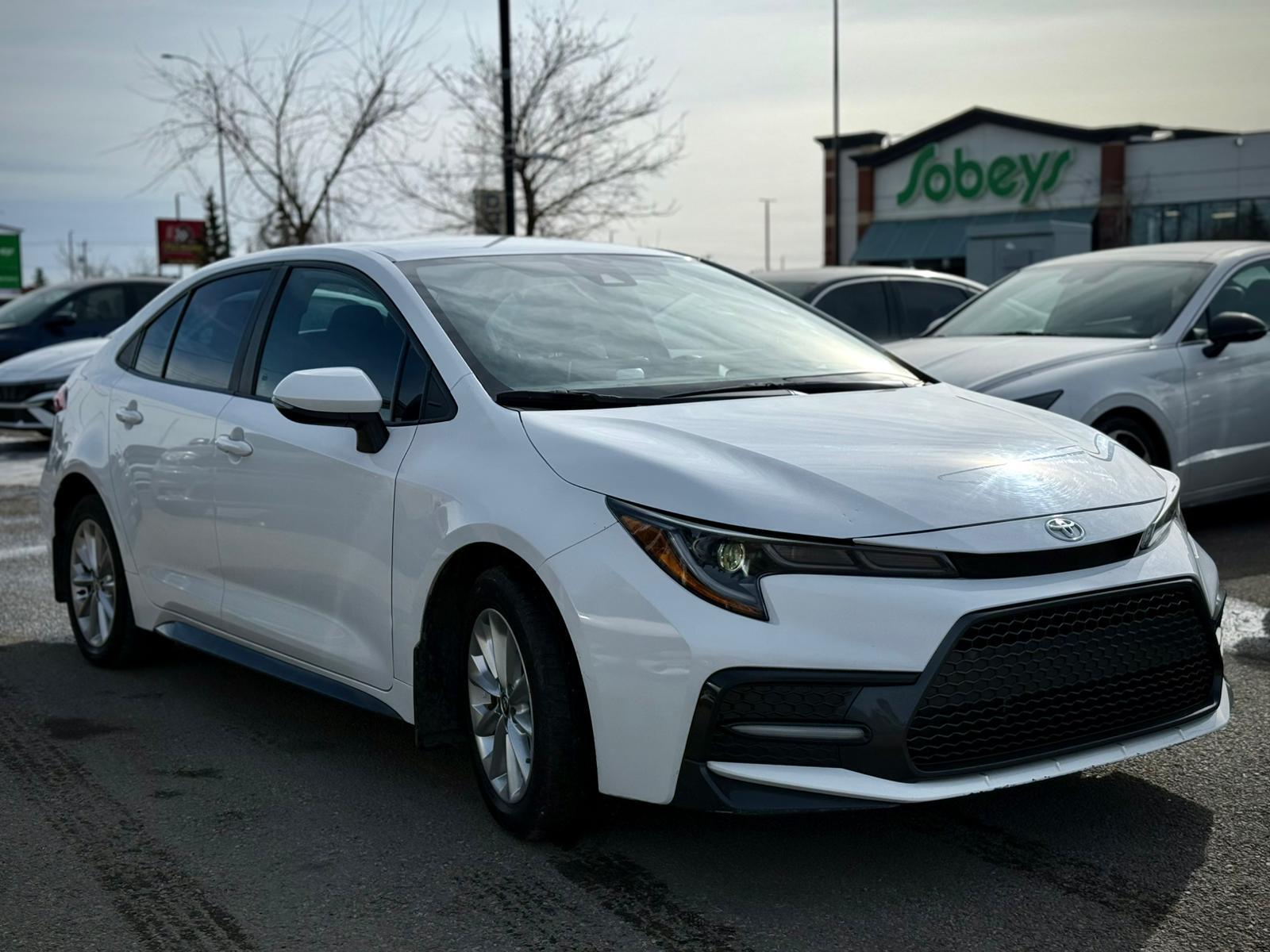 2021 Toyota Corolla — view 3