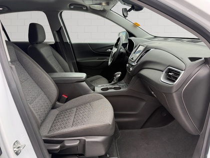 used 2024 Chevrolet Equinox car, priced at $25,157