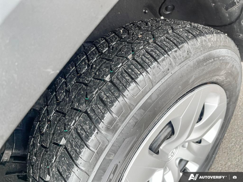 2025 Toyota RAV4 - Gallery image 6