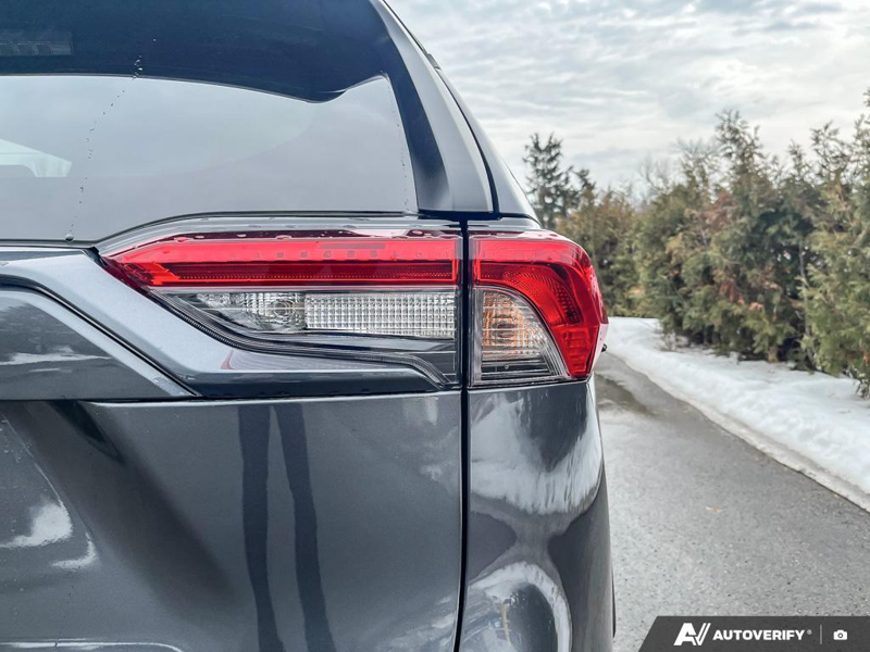 2025 Toyota RAV4 - Gallery image 8