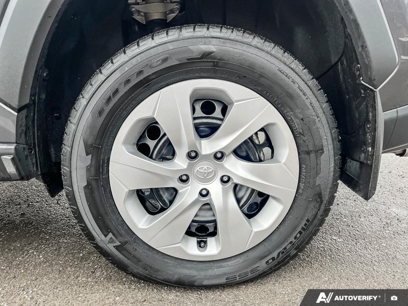 2025 Toyota RAV4 - Gallery image 5