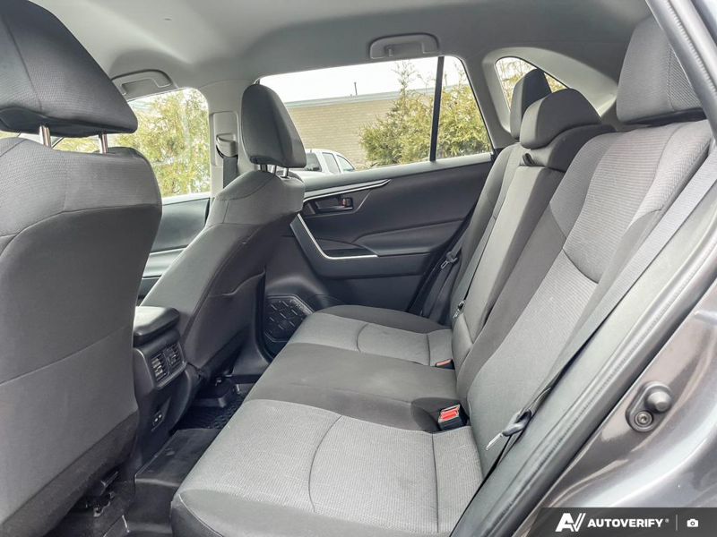 2025 Toyota RAV4 - Gallery image 16