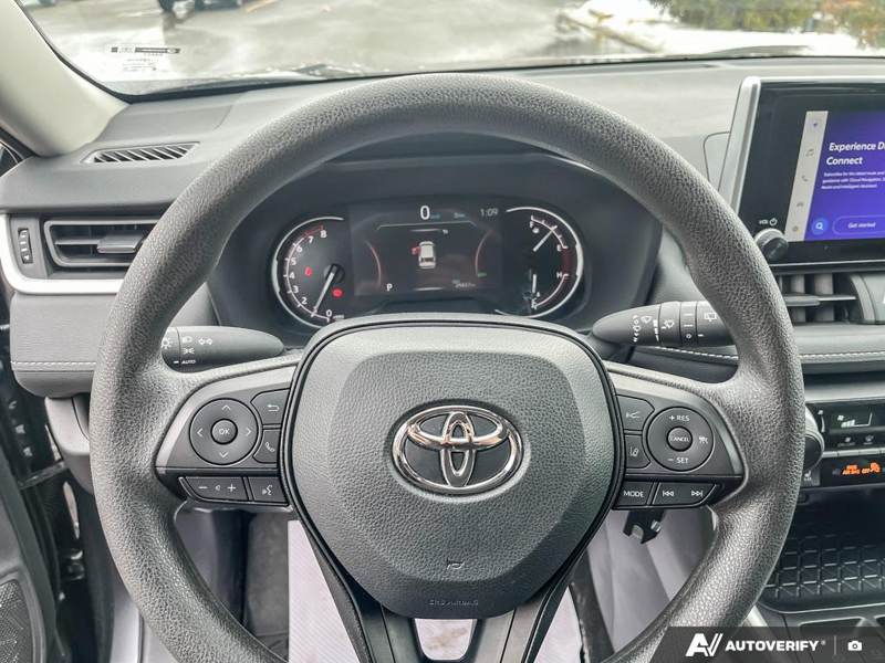 2025 Toyota RAV4 - Gallery image 10