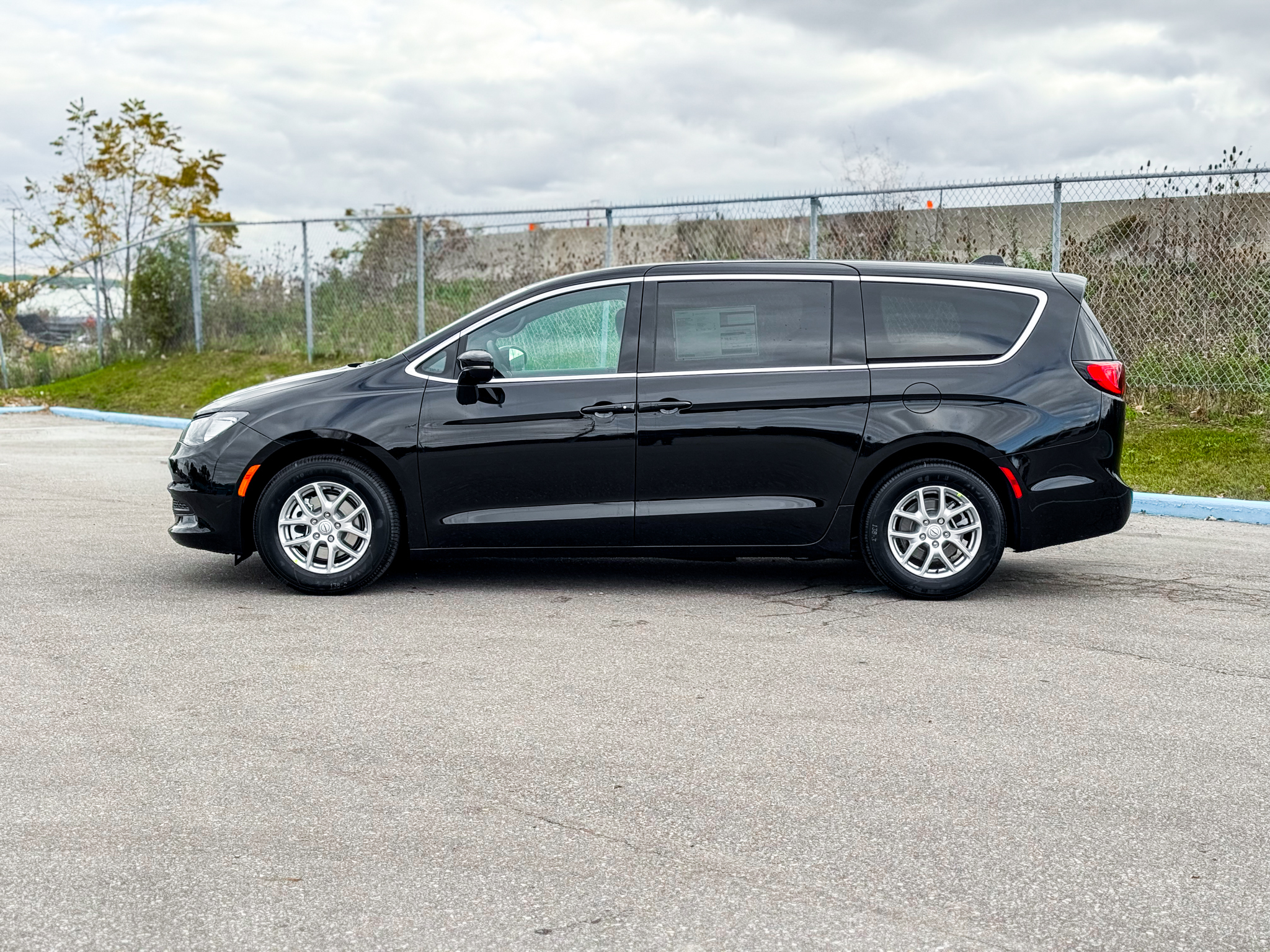 2025 Chrysler Grand Caravan
