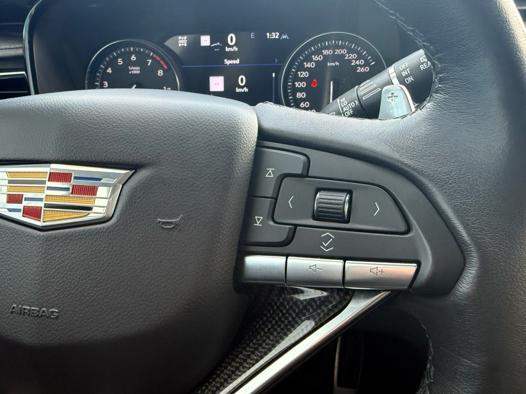 2023 Cadillac XT6 - Gallery image 16