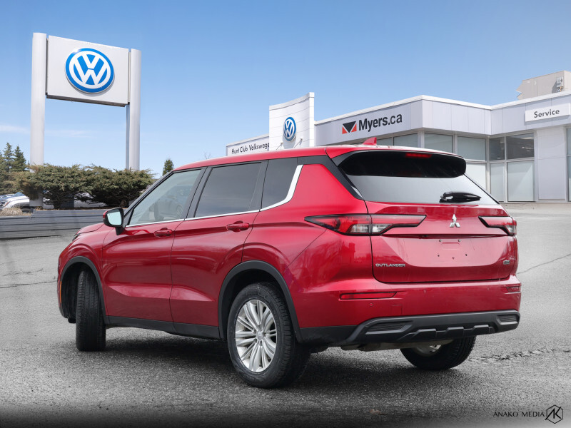 2022 Mitsubishi Outlander - Gallery image 3