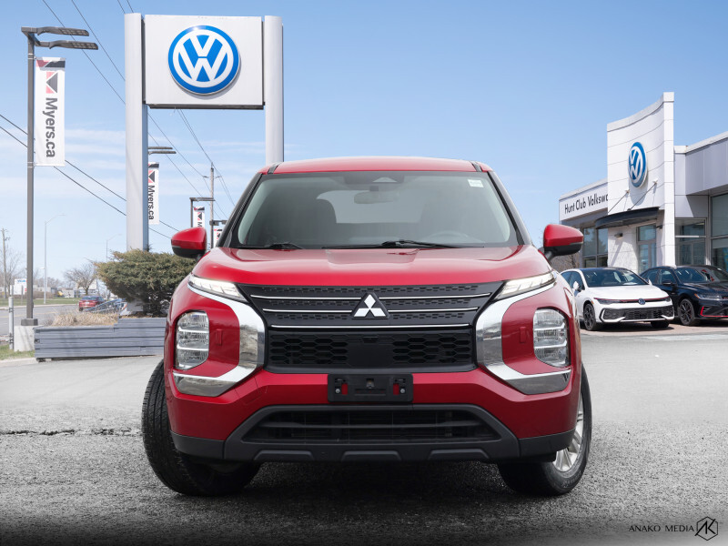 2022 Mitsubishi Outlander - Gallery image 1