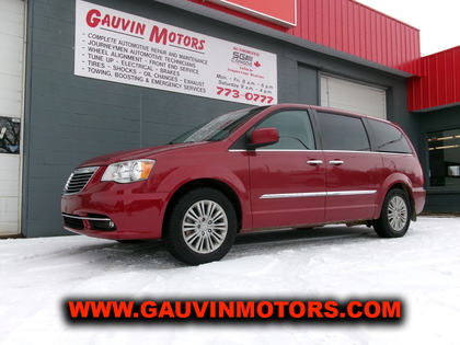 2016 Chrysler Town & Country Touring-L FWD