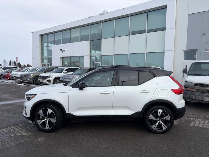 2024 Volvo XC40 - Gallery image 1