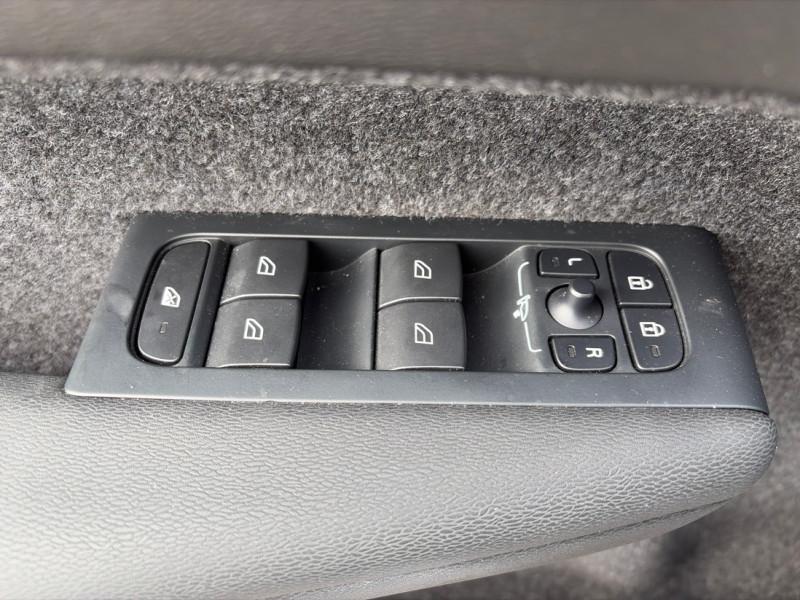 2024 Volvo XC40 - Gallery image 9