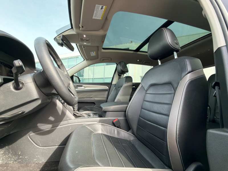 2022 Volkswagen Atlas - Gallery image 11